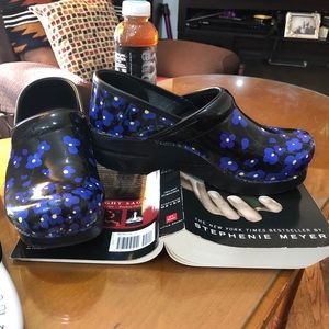 Dansko nursing clogs. Used. Size 38.